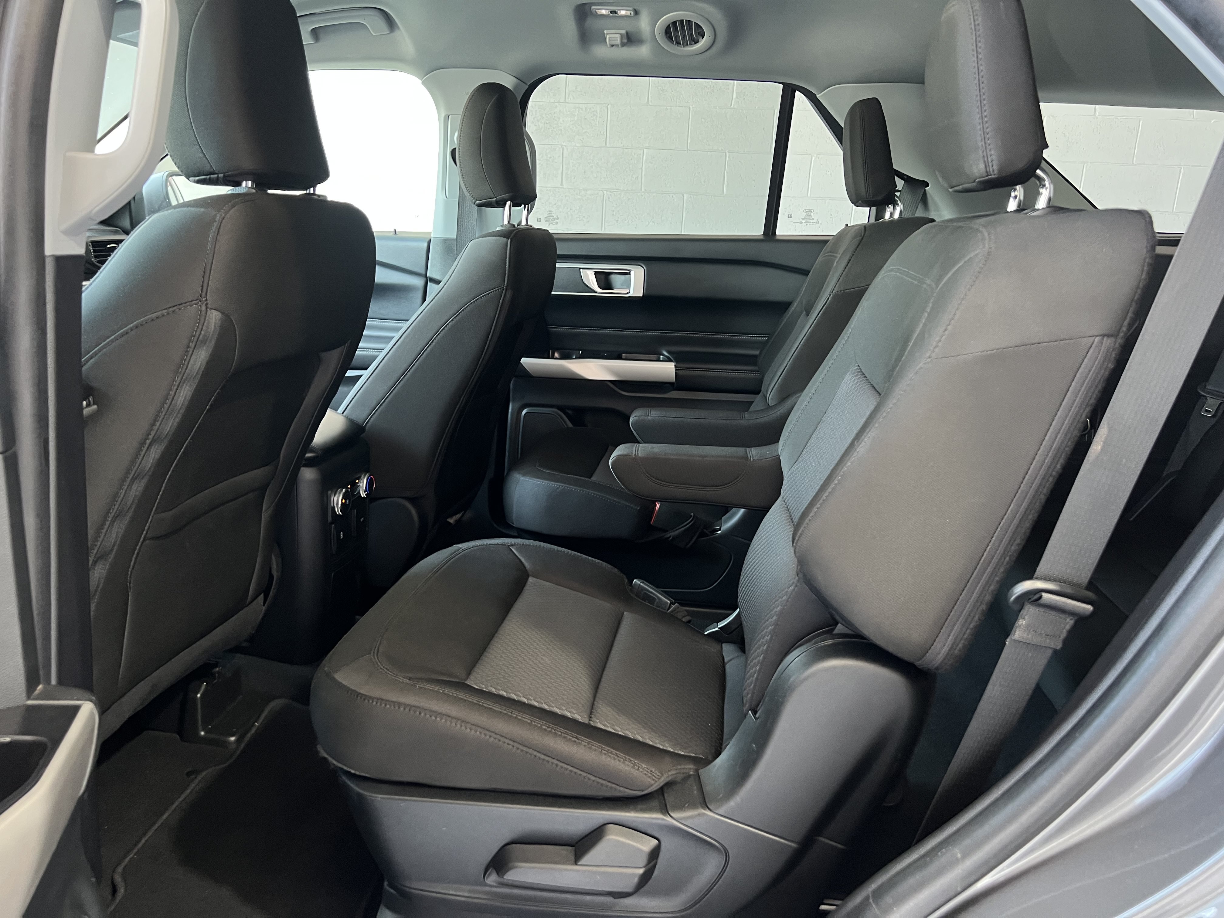 Used 2022 Ford Explorer XLT AWD/4WD image 11