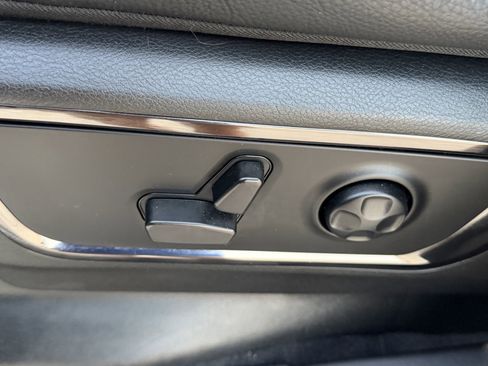 Used 2025 RAM 1500 Limited image 18