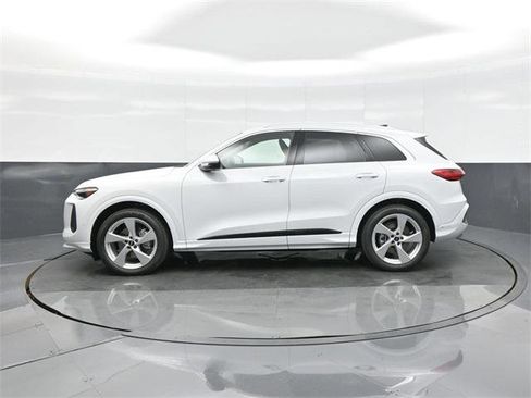 New 2025 Audi Q5 Prestige image 4