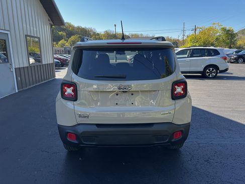Used 2015 Jeep Renegade Latitude w/ Cold Weather Group II image 6