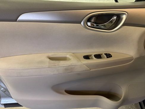 Used 2013 Nissan Sentra SV FWD image 12