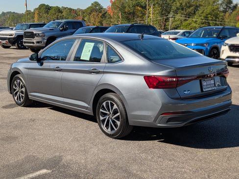 Used 2025 Volkswagen Jetta S image 7