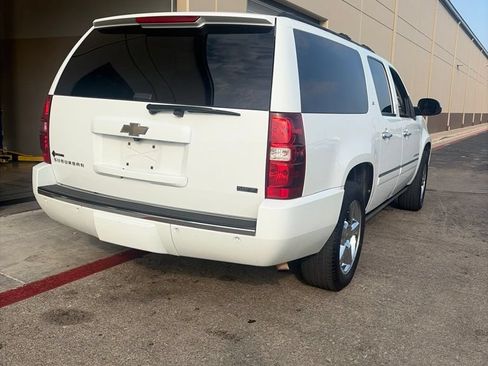 Used 2011 Chevrolet Suburban LTZ RWD image 4