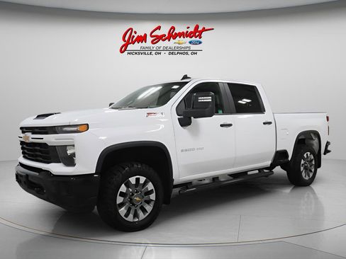 Used 2025 Chevrolet Silverado 2500 Custom w/ Custom Value Package image 2