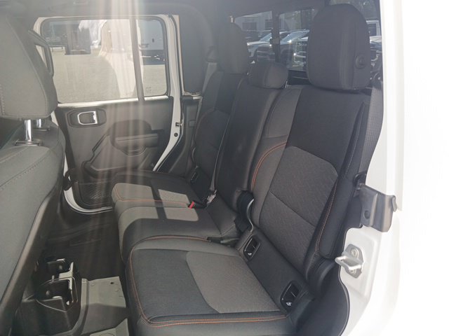 Used 2023 Jeep Gladiator Mojave AWD/4WD image 20