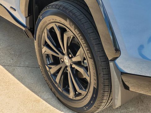 Used 2025 Toyota RAV4 XSE image 7