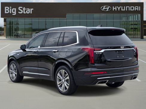 Used 2022 Cadillac XT6 Premium Luxury w/ Technology Package FWD image 3