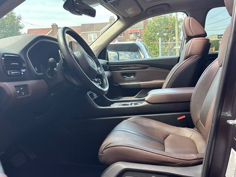 Used 2023 Honda Pilot Elite image 2