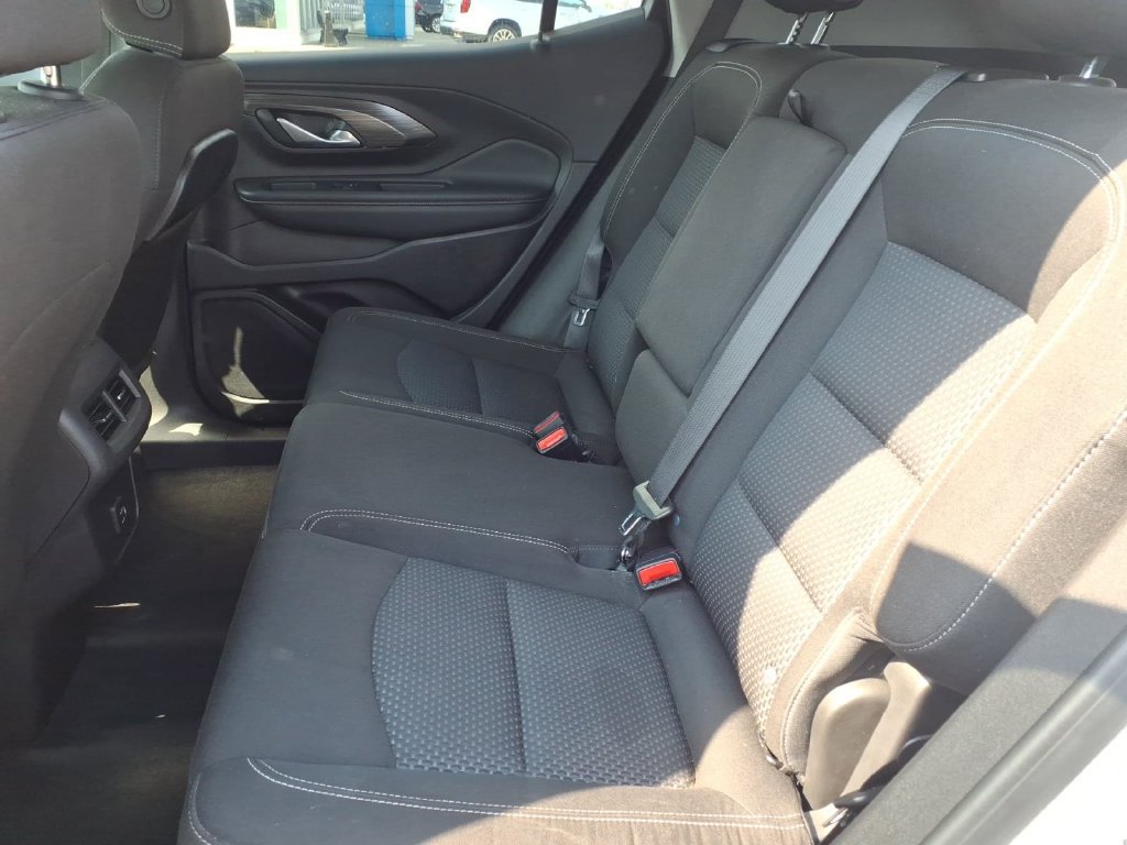 Used 2024 GMC Terrain SLE AWD/4WD image 14