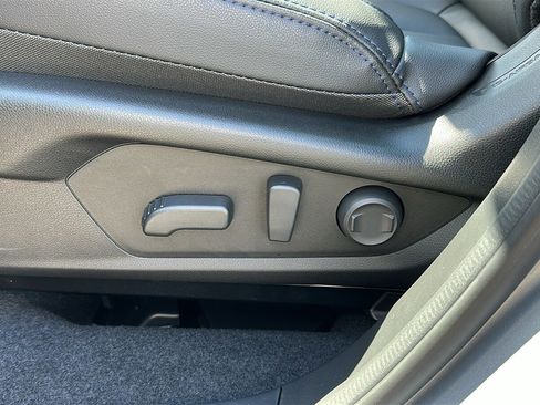 Certified 2025 Subaru Forester Limited image 10