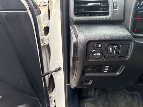 Used 2018 Toyota 4Runner SR5 Premium image 10