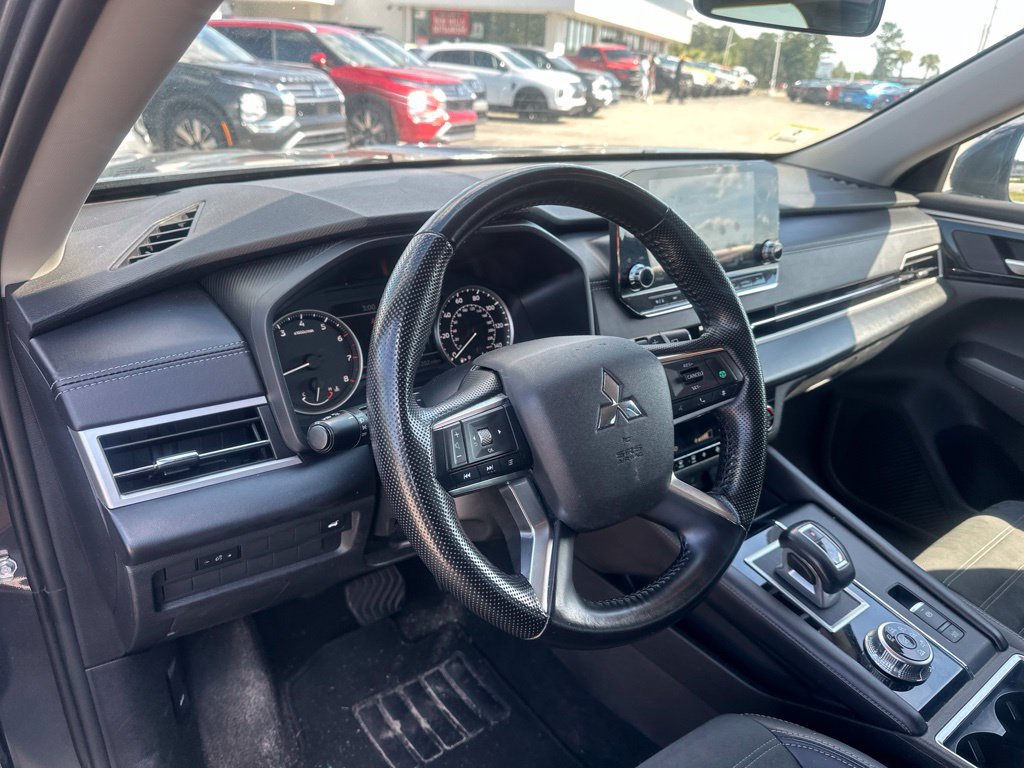Used 2024 Mitsubishi Outlander SE AWD/4WD image 13