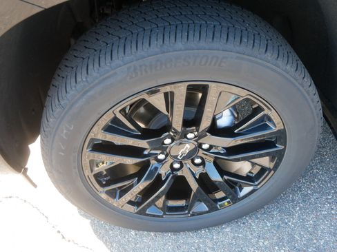 Used 2024 Chevrolet Silverado 1500 High Country w/ High Country Premium Package AWD/4WD image 16