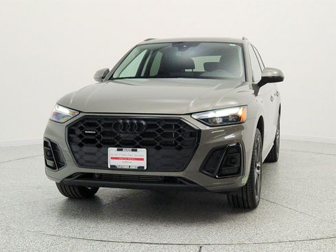 Used 2023 Audi Q5 e Premium Plus w/ Premium Plus Package AWD/4WD image 2
