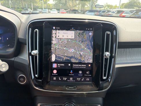 Used 2023 Volvo XC40 B5 Plus w/ Driver Assist Package AWD/4WD image 9