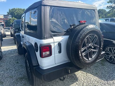 Used 2025 Jeep Wrangler Sport AWD/4WD image 4