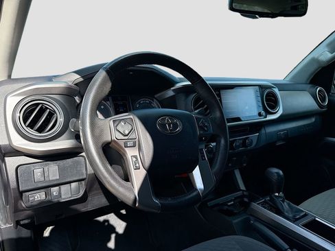 Used 2022 Toyota Tacoma SR5 w/ Technology Package AWD/4WD image 10