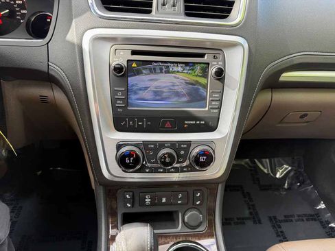 Used 2014 GMC Acadia SLT FWD image 18