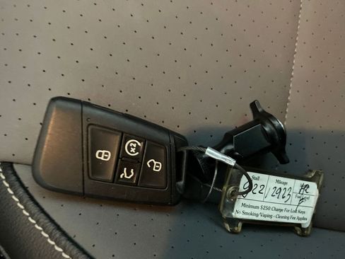 Used 2025 Volkswagen Jetta SE image 21