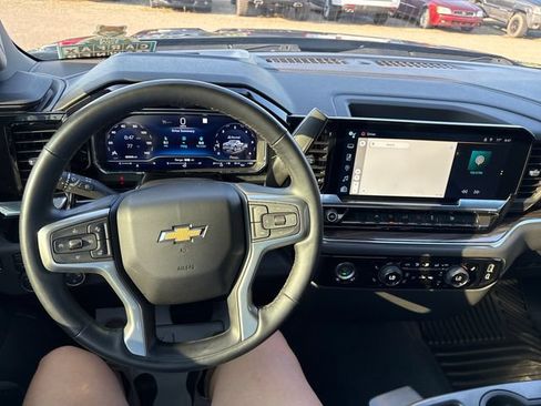 Used 2023 Chevrolet Silverado 1500 LT AWD/4WD image 10