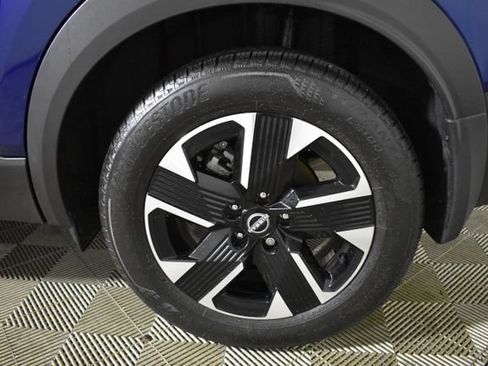 Used 2025 Nissan Kicks SV w/ SV Premium Package AWD/4WD image 40