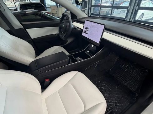 Used 2020 Tesla Model Y Long Range image 20