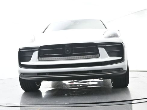 Certified 2025 Porsche Macan AWD/4WD image 56