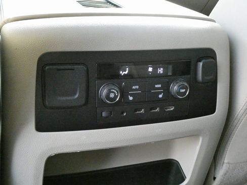 Used 2019 GMC Yukon XL Denali w/ Open Road Package image 21