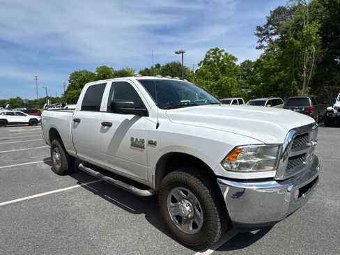 Used 2015 RAM 2500 Tradesman w/ Chrome Appearance Group AWD/4WD image 3