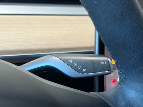 Used 2023 Tesla Model Y Long Range AWD/4WD image 24