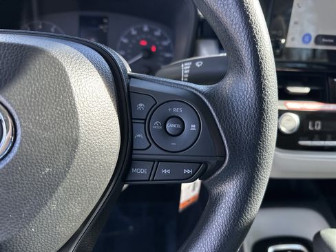 Certified 2025 Toyota Corolla LE image 20