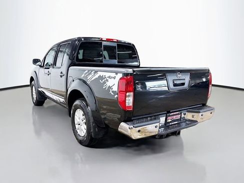 Used 2016 Nissan Frontier SV w/ SV Value Truck Package AWD/4WD image 9