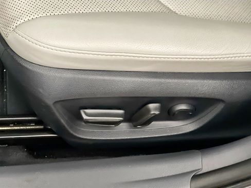 Used 2023 Toyota Camry XLE image 15