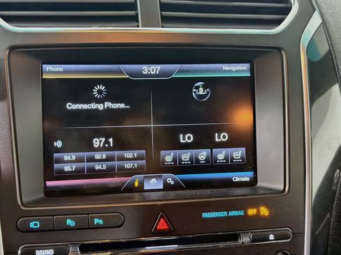 Used 2016 Ford Explorer Limited w/ Equipment Group 301A FWD image 19