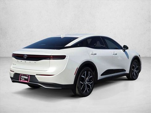 Certified 2024 Toyota Crown XLE image 5