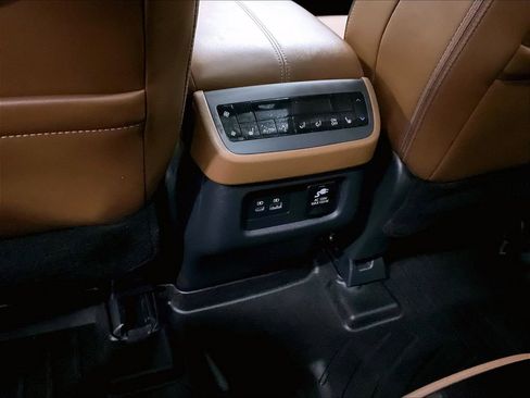 Used 2025 Nissan Pathfinder Platinum AWD/4WD image 29