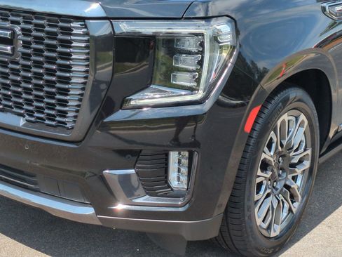 Used 2023 GMC Yukon Denali Ultimate AWD/4WD image 6