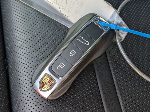 Certified 2025 Porsche Cayenne S AWD/4WD image 37