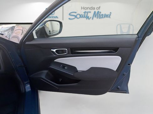 Used 2025 Honda Civic Sport image 32