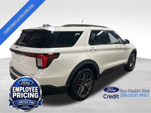 New 2026 Ford Explorer ST-Line w/ ST-Line Street Pack AWD/4WD image 5