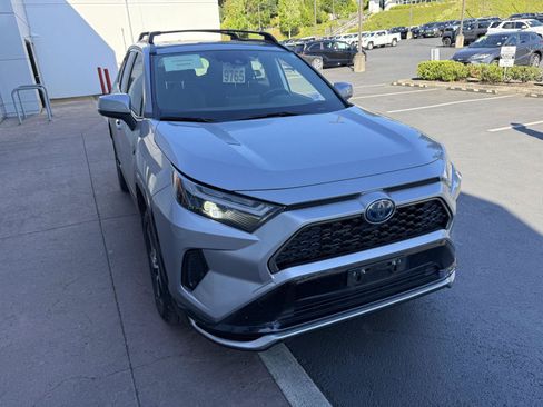 Used 2024 Toyota RAV4 SE w/ Weather & Moonroof Package AWD/4WD image 7
