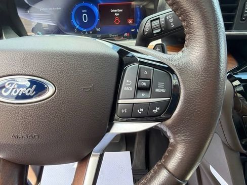 Used 2021 Ford Explorer King Ranch w/ Premium Technology Package AWD/4WD image 25