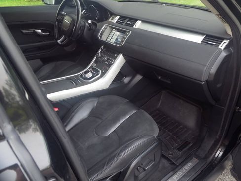 Used 2015 Land Rover Range Rover Evoque Pure AWD/4WD image 24