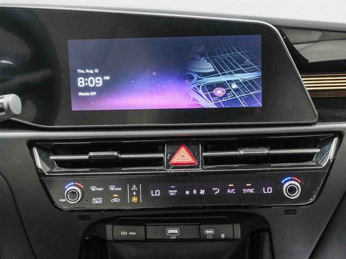 Used 2023 Kia Niro EX Touring FWD image 16