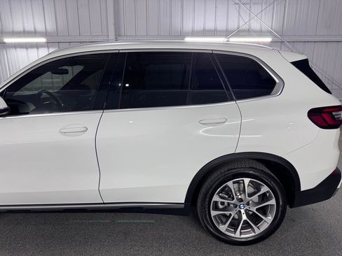 Used 2022 BMW X5 xDrive40i w/ Executive Package AWD/4WD image 18