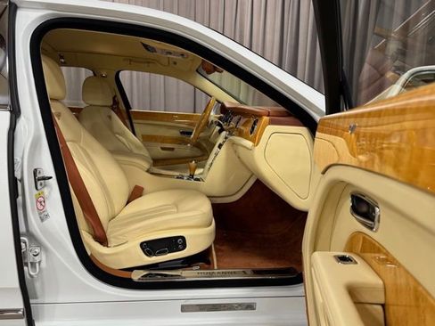 Used 2012 Bentley Mulsanne image 7
