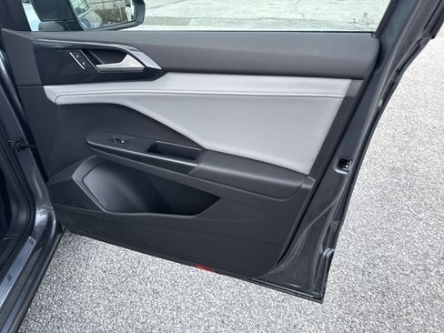 Certified 2022 Volkswagen Taos SEL image 27