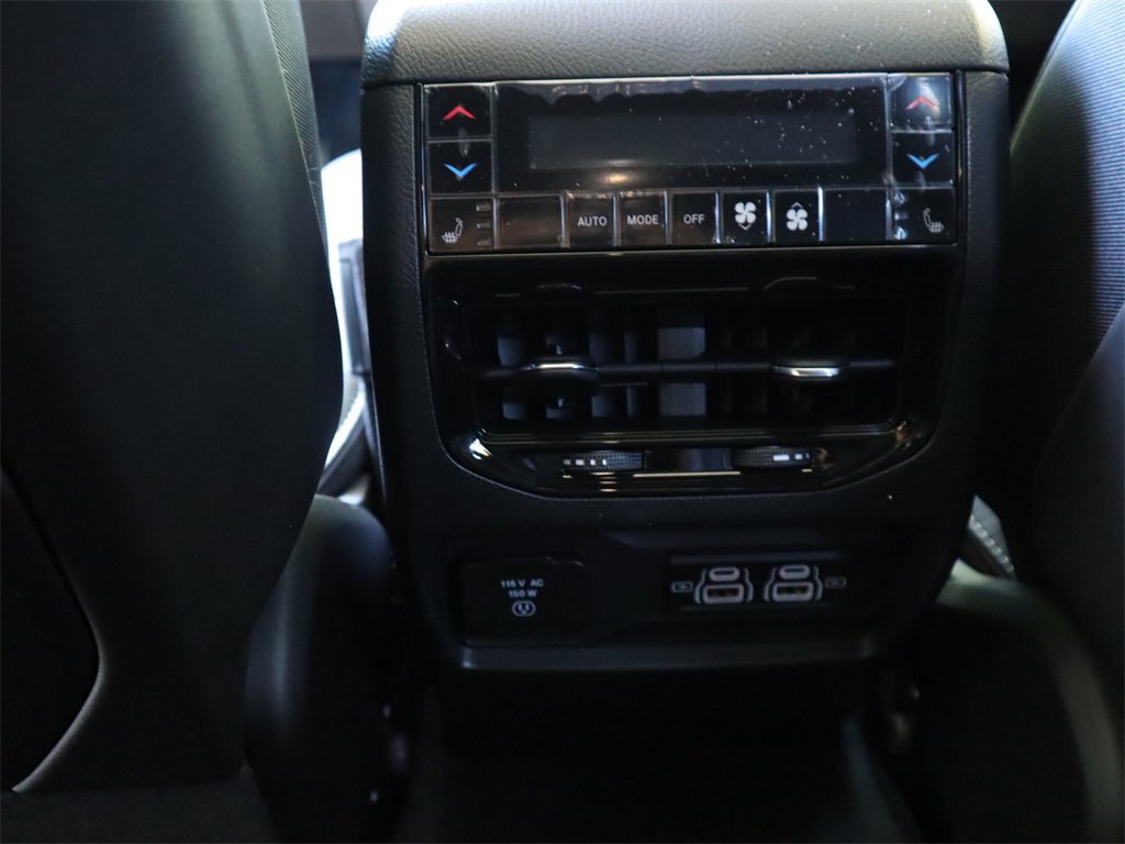 New 2023 Jeep Grand Cherokee Overland w/ Luxury Tech Group IV AWD/4WD image 26