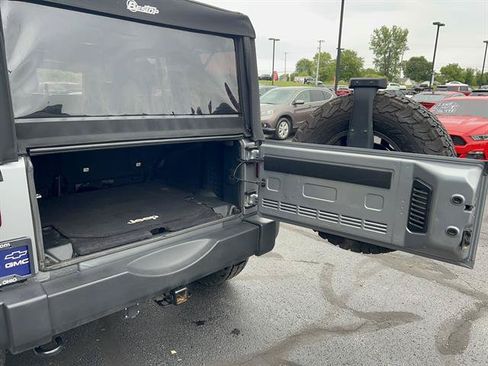 Used 2017 Jeep Wrangler Unlimited Sport w/ Quick Order Package 24S AWD/4WD image 14
