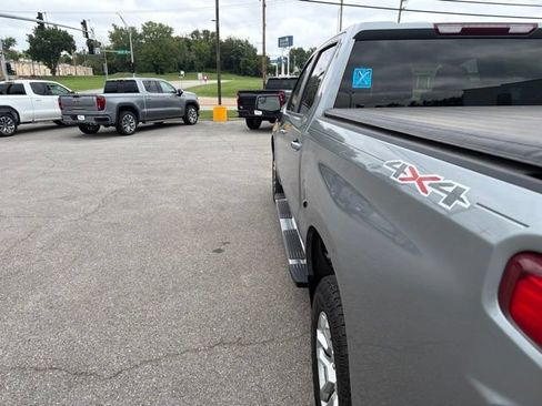 Used 2023 Chevrolet Silverado 1500 LT AWD/4WD image 40